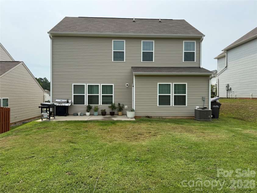 129 Mooring Drive, Statesville, NC 28677.  MLS# CAR4410361, YatesRealty ID 52080. 