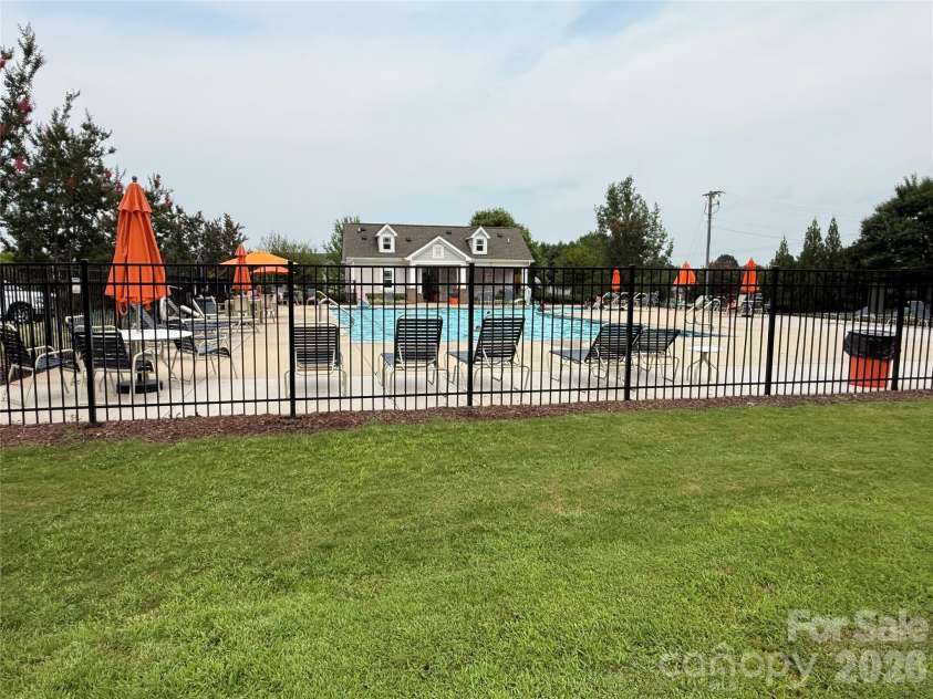 129 Mooring Drive, Statesville, NC 28677.  MLS# CAR4410361, YatesRealty ID 52080. 