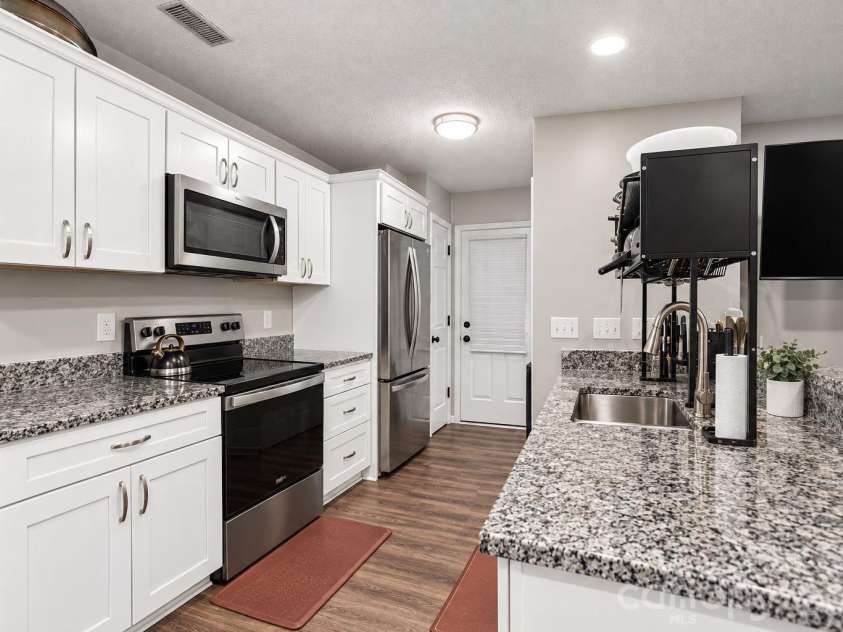 8324 Russell Road, Charlotte, NC 28262.  MLS# CAR4422298, YatesRealty ID 52082. 