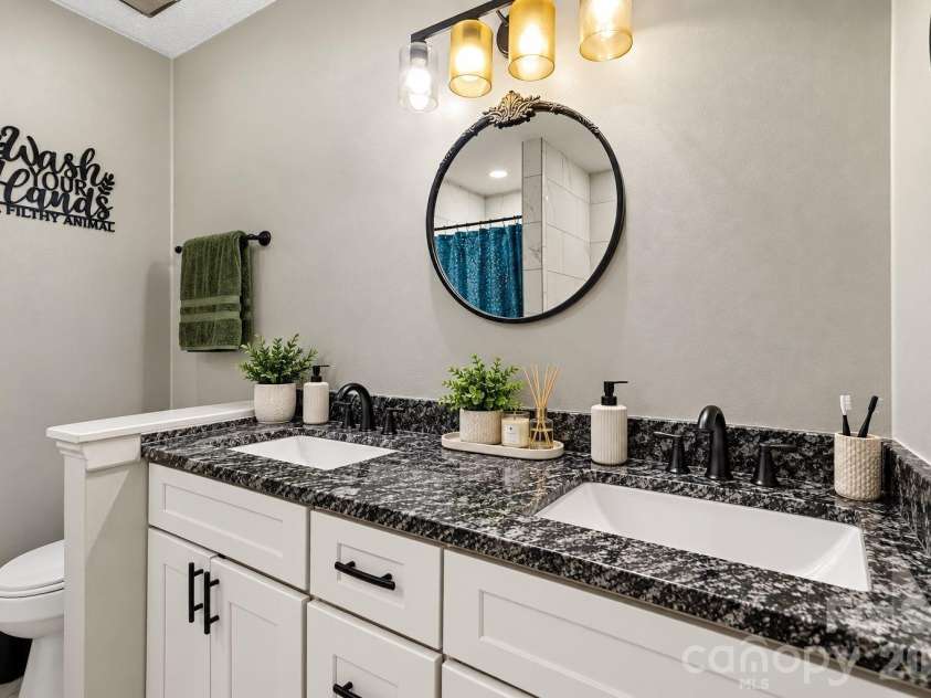 8324 Russell Road, Charlotte, NC 28262.  MLS# CAR4422298, YatesRealty ID 52082. 