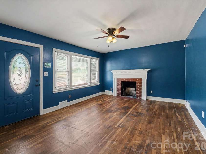 4412 Reidsville Road, Winston Salem, NC 27101.  MLS# CAR4418669, YatesRealty ID 52083. 