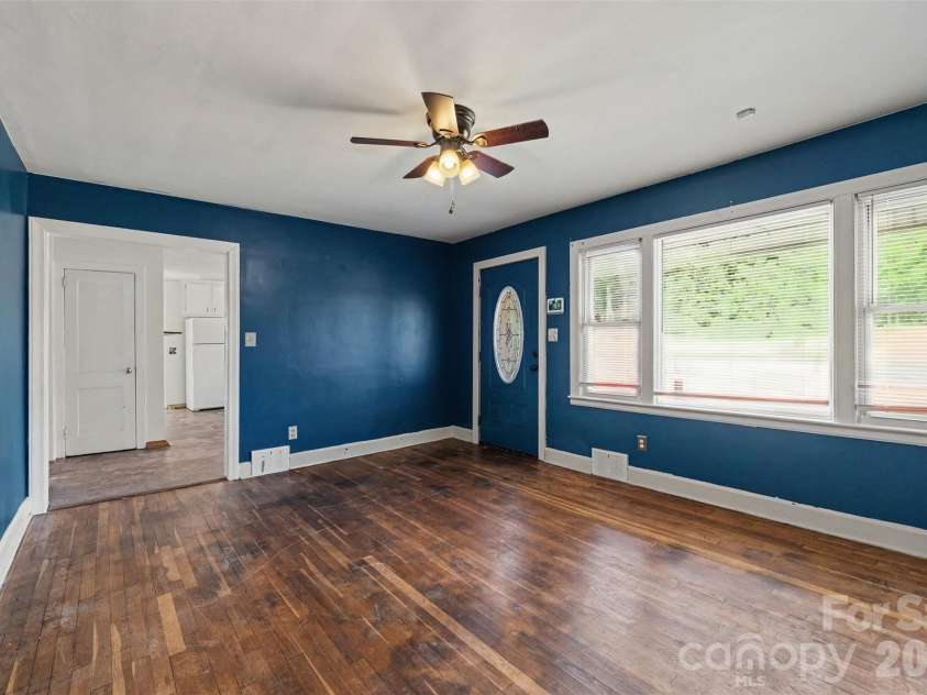 4412 Reidsville Road, Winston Salem, NC 27101.  MLS# CAR4418669, YatesRealty ID 52083. 