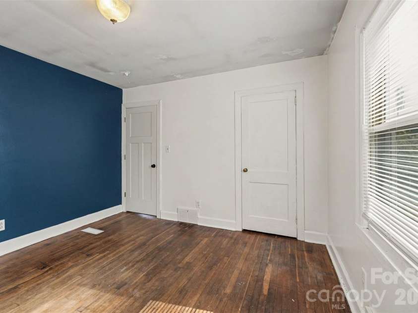 4412 Reidsville Road, Winston Salem, NC 27101.  MLS# CAR4418669, YatesRealty ID 52083. 