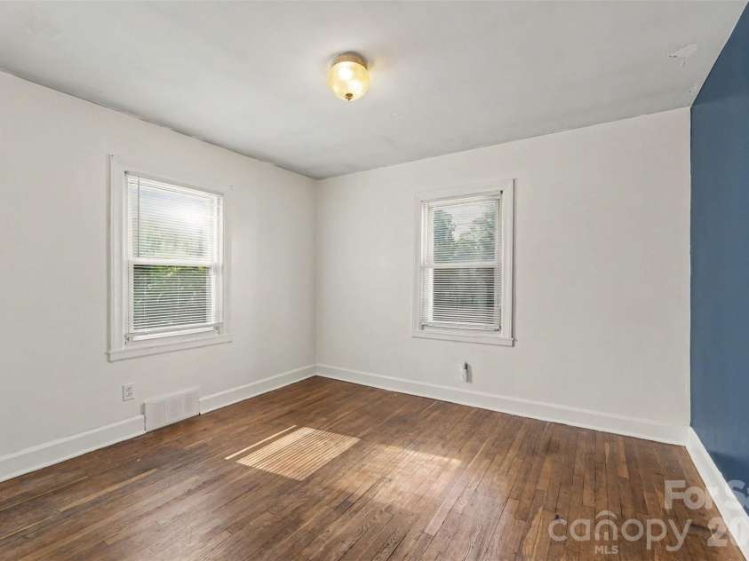 4412 Reidsville Road, Winston Salem, NC 27101.  MLS# CAR4418669, YatesRealty ID 52083. 