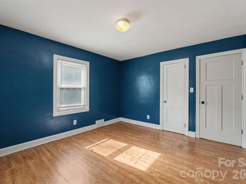 4412 Reidsville Road, Winston Salem, NC 27101.  MLS# CAR4418669, YatesRealty ID 52083. 