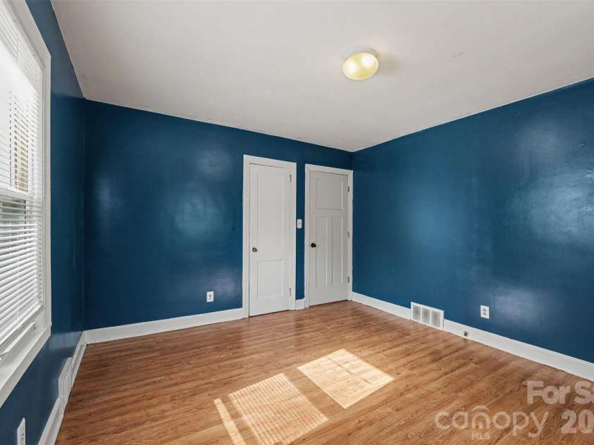 4412 Reidsville Road, Winston Salem, NC 27101.  MLS# CAR4418669, YatesRealty ID 52083. 