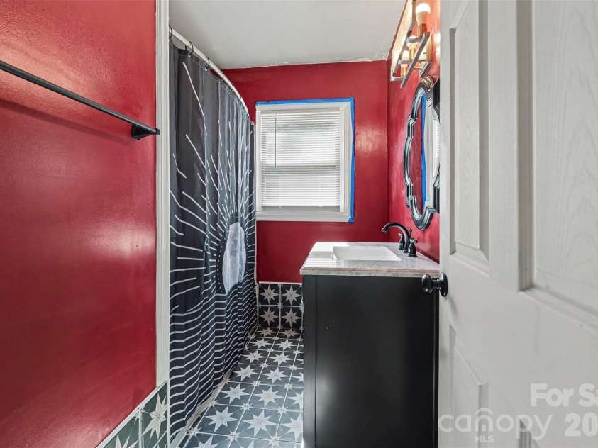4412 Reidsville Road, Winston Salem, NC 27101.  MLS# CAR4418669, YatesRealty ID 52083. 