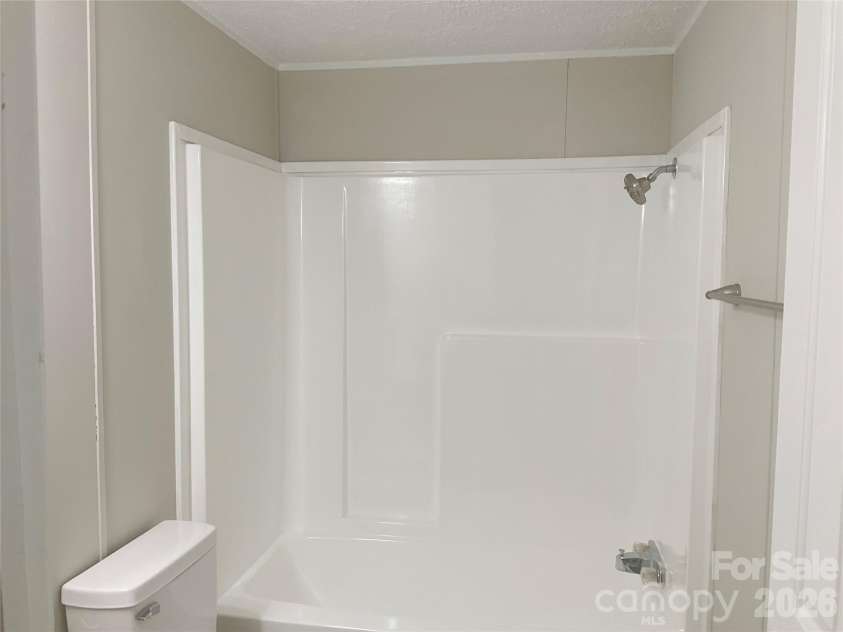 204 Conifer Drive, Statesville, NC 28625.  MLS# CAR4426663, YatesRealty ID 52085. 