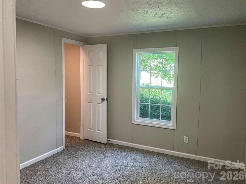204 Conifer Drive, Statesville, NC 28625.  MLS# CAR4426663, YatesRealty ID 52085. 