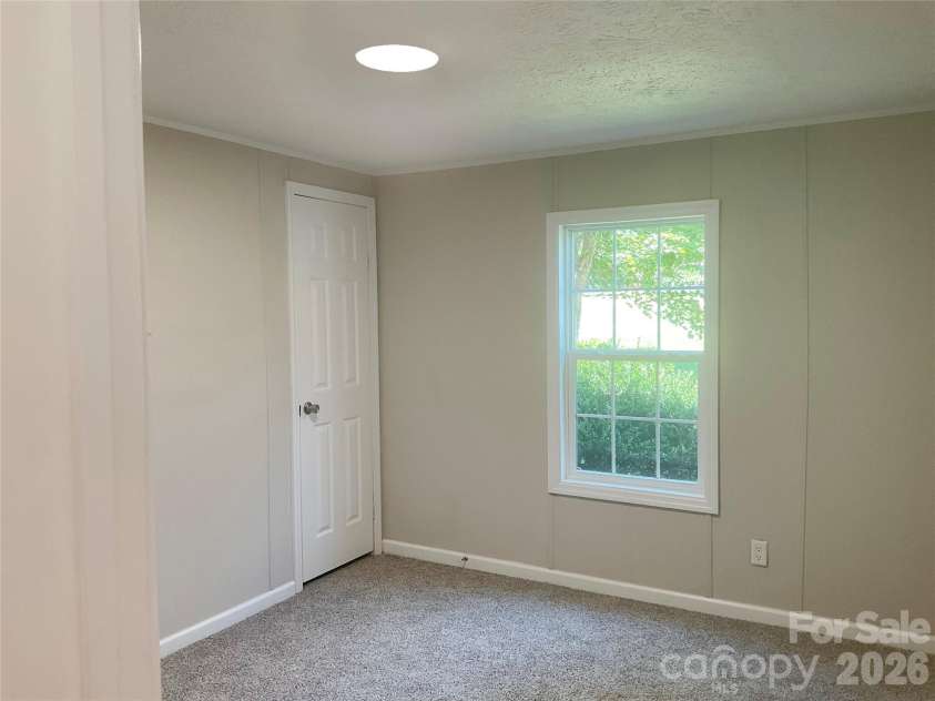 204 Conifer Drive, Statesville, NC 28625.  MLS# CAR4426663, YatesRealty ID 52085. 