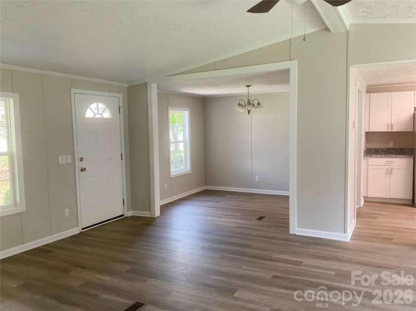 204 Conifer Drive, Statesville, NC 28625.  MLS# CAR4426663, YatesRealty ID 52085. 