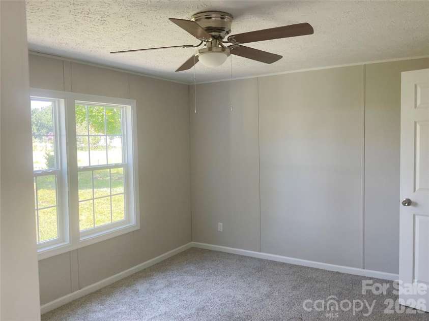 204 Conifer Drive, Statesville, NC 28625.  MLS# CAR4426663, YatesRealty ID 52085. 