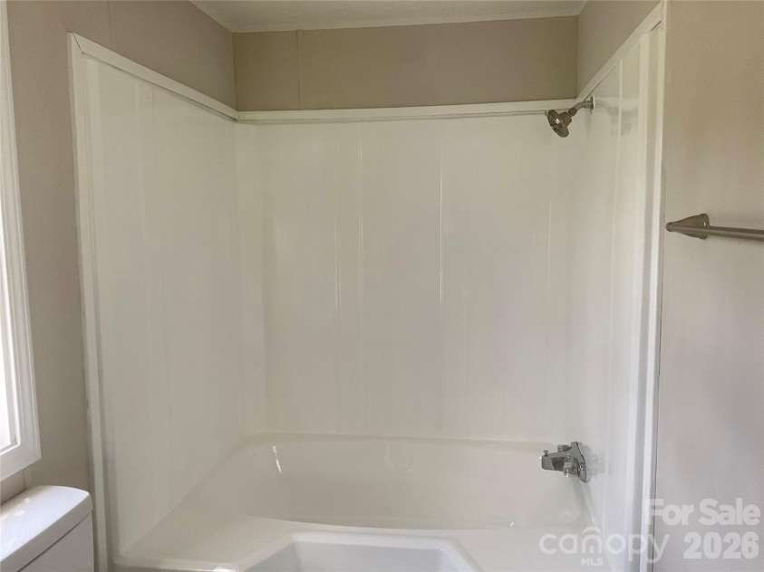 204 Conifer Drive, Statesville, NC 28625.  MLS# CAR4426663, YatesRealty ID 52085. 