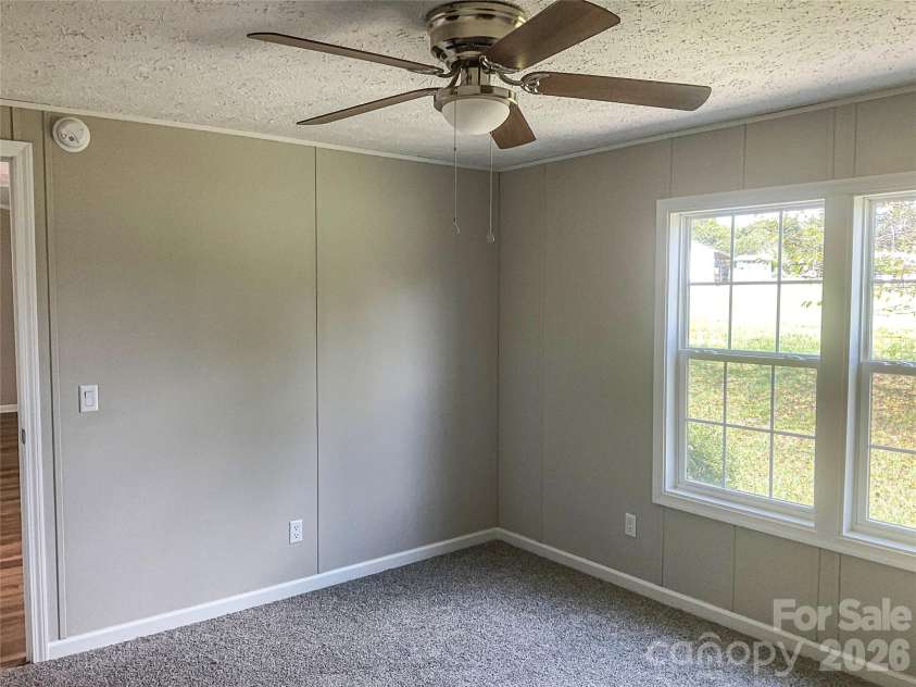 204 Conifer Drive, Statesville, NC 28625.  MLS# CAR4426663, YatesRealty ID 52085. 