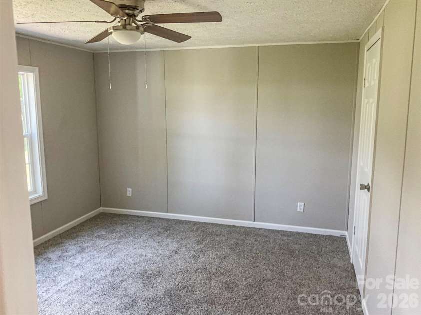 204 Conifer Drive, Statesville, NC 28625.  MLS# CAR4426663, YatesRealty ID 52085. 