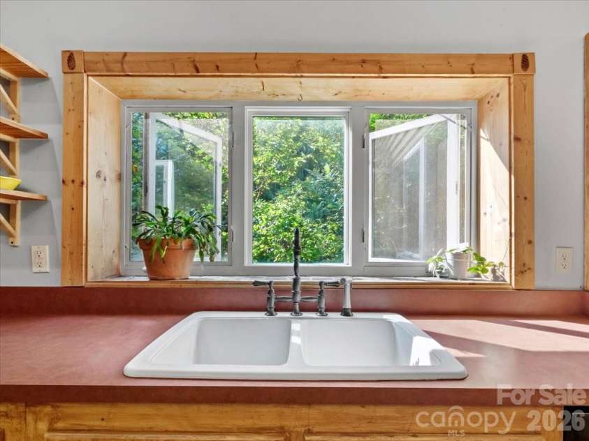 278 Kelses Valley Drive, Mars Hill, NC 28754.  MLS# CAR4417135, YatesRealty ID 52088. 