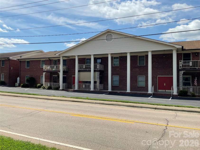 2116 Main Street, Kannapolis, NC 28081.  MLS# CAR4426676, YatesRealty ID 52089. 