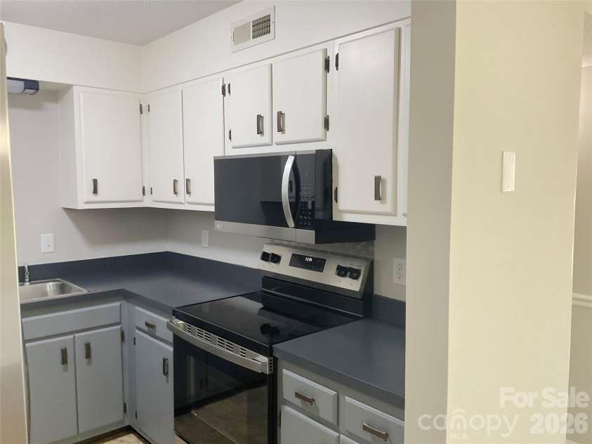 2116 Main Street, Kannapolis, NC 28081.  MLS# CAR4426676, YatesRealty ID 52089. 