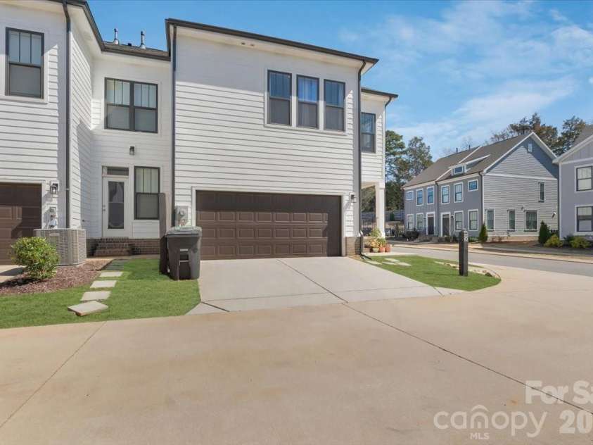 10032 Trailhead Way, Huntersville, NC 28078.  MLS# CAR4356498, YatesRealty ID 5209. 