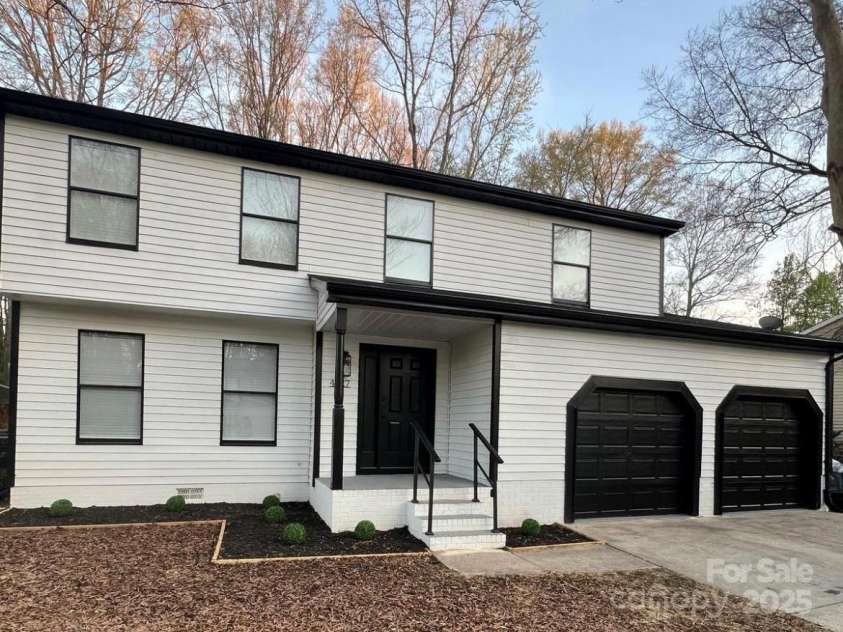 4427 Gaynelle Drive, Charlotte, NC 28215.  MLS# CAR4239384, YatesRealty ID 5209. 