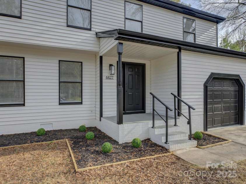 4427 Gaynelle Drive, Charlotte, NC 28215.  MLS# CAR4239384, YatesRealty ID 5209. 