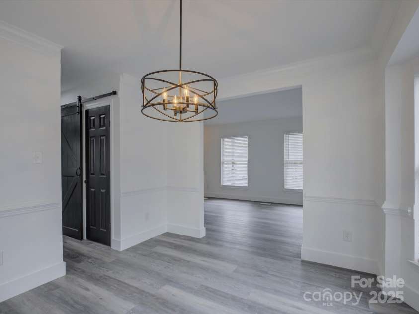 4427 Gaynelle Drive, Charlotte, NC 28215.  MLS# CAR4239384, YatesRealty ID 5209. 