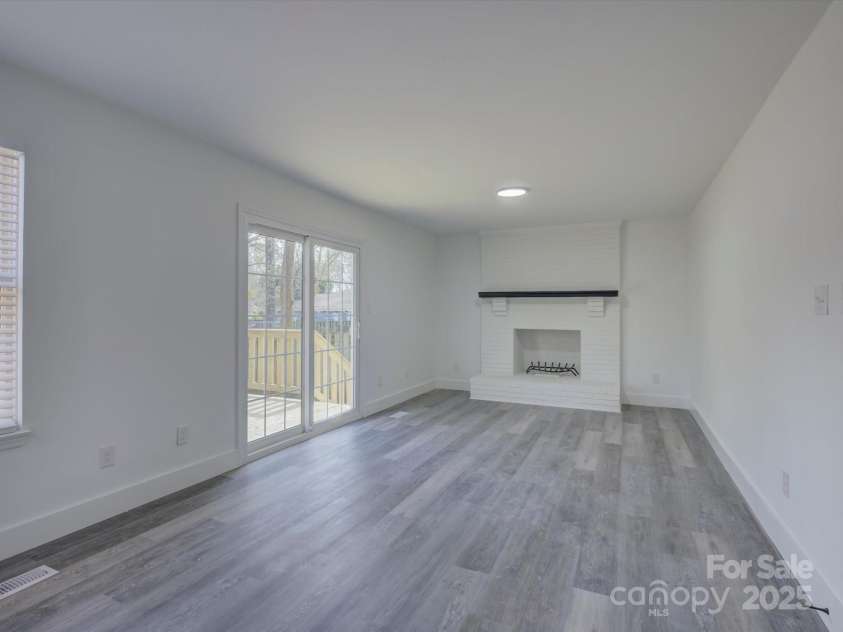 4427 Gaynelle Drive, Charlotte, NC 28215.  MLS# CAR4239384, YatesRealty ID 5209. 