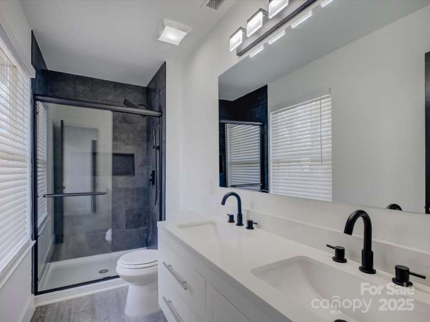 4427 Gaynelle Drive, Charlotte, NC 28215.  MLS# CAR4239384, YatesRealty ID 5209. 