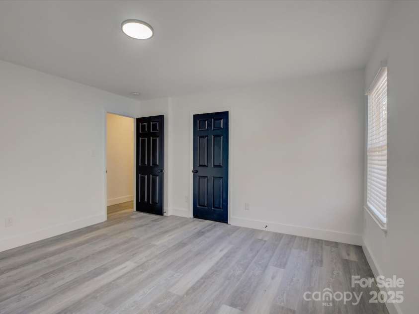 4427 Gaynelle Drive, Charlotte, NC 28215.  MLS# CAR4239384, YatesRealty ID 5209. 