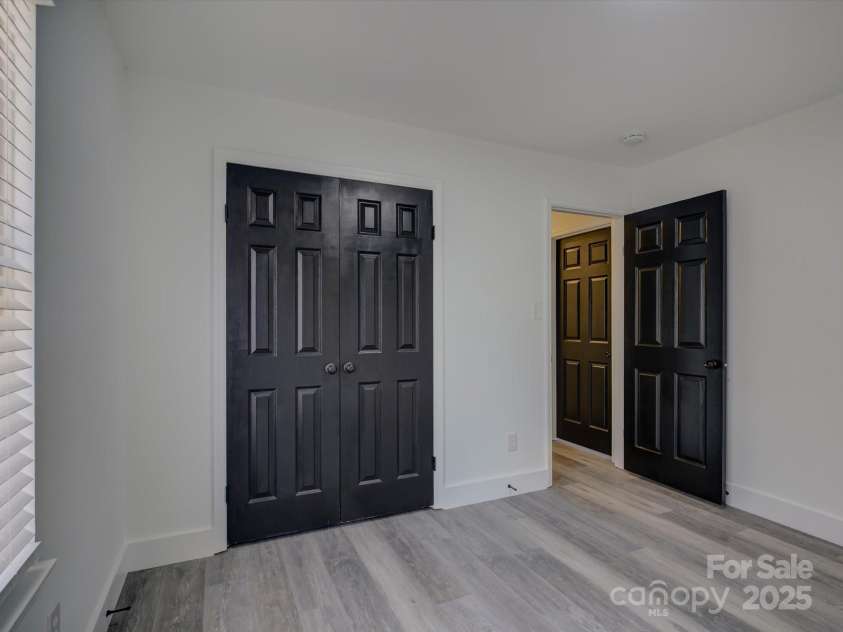 4427 Gaynelle Drive, Charlotte, NC 28215.  MLS# CAR4239384, YatesRealty ID 5209. 