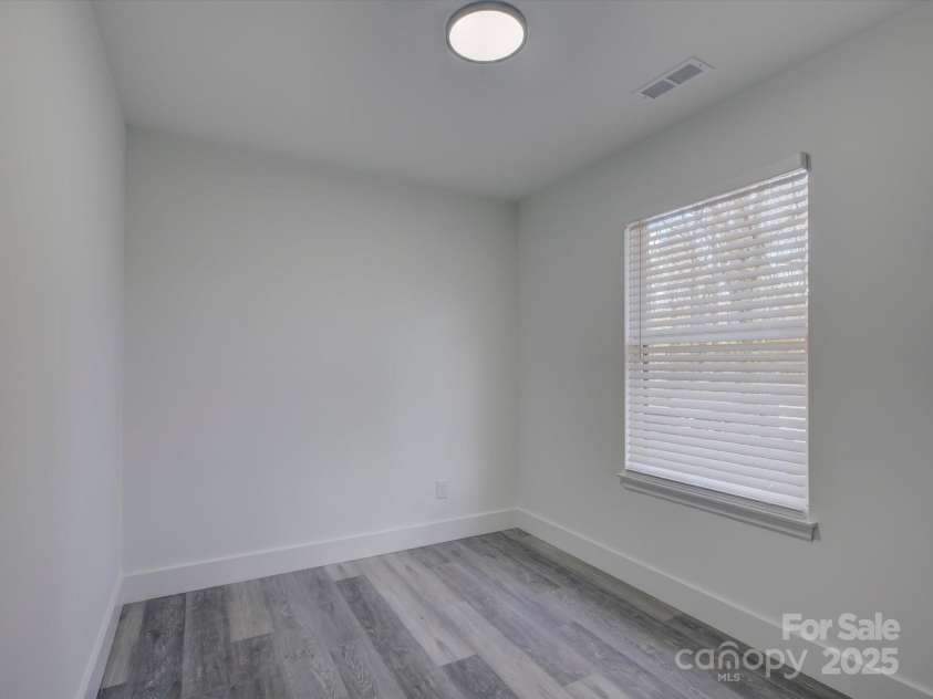 4427 Gaynelle Drive, Charlotte, NC 28215.  MLS# CAR4239384, YatesRealty ID 5209. 