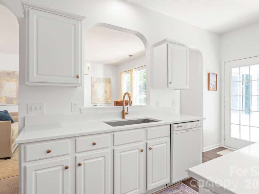 7606 Dinniston Drive, Huntersville, NC 28078.  MLS# CAR4422908, YatesRealty ID 52090. 