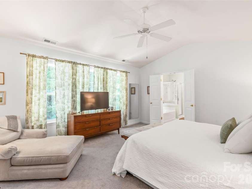 7606 Dinniston Drive, Huntersville, NC 28078.  MLS# CAR4422908, YatesRealty ID 52090. 