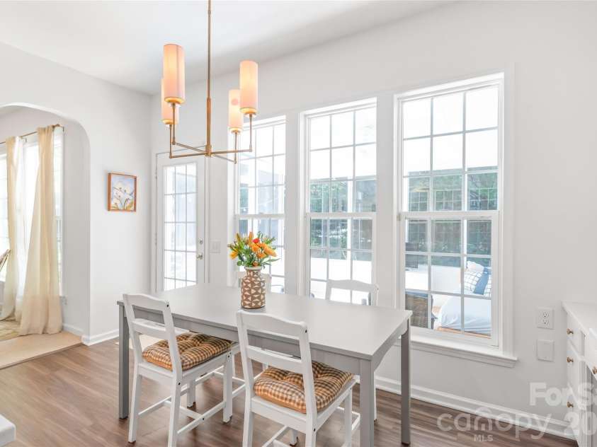7606 Dinniston Drive, Huntersville, NC 28078.  MLS# CAR4422908, YatesRealty ID 52090. Breakfast Area opens to Sunroom