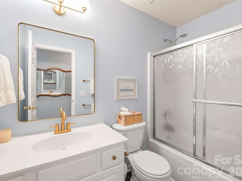 7606 Dinniston Drive, Huntersville, NC 28078.  MLS# CAR4422908, YatesRealty ID 52090. Guest Bathroom