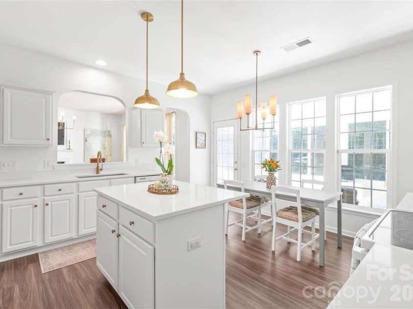 7606 Dinniston Drive, Huntersville, NC 28078.  MLS# CAR4422908, YatesRealty ID 52090. Kitchen