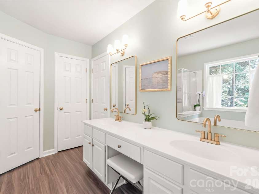 7606 Dinniston Drive, Huntersville, NC 28078.  MLS# CAR4422908, YatesRealty ID 52090. Primary Bathroom