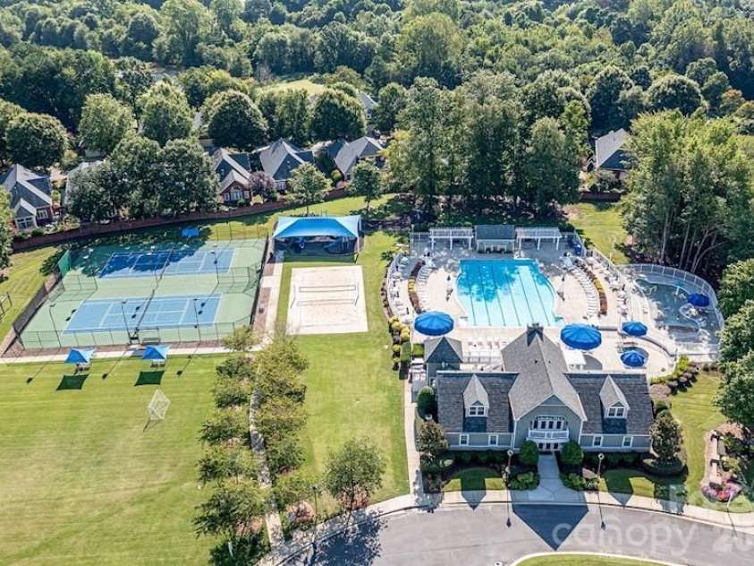 7606 Dinniston Drive, Huntersville, NC 28078.  MLS# CAR4422908, YatesRealty ID 52090. Tennis/Pickleball