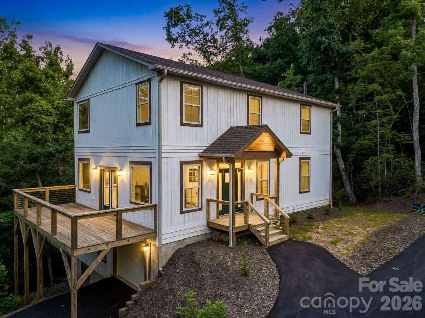 36 Pierpoint Drive, Lake Lure, NC 28746.  MLS# CAR4426662, YatesRealty ID 52091. 