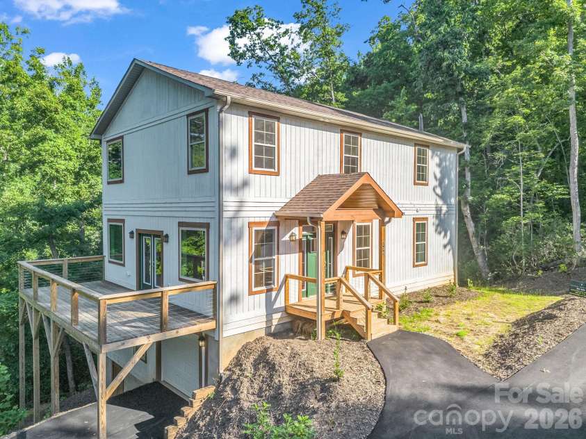 36 Pierpoint Drive, Lake Lure, NC 28746.  MLS# CAR4426662, YatesRealty ID 52091. 