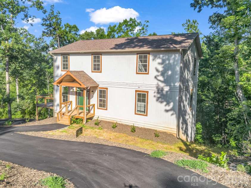36 Pierpoint Drive, Lake Lure, NC 28746.  MLS# CAR4426662, YatesRealty ID 52091. 