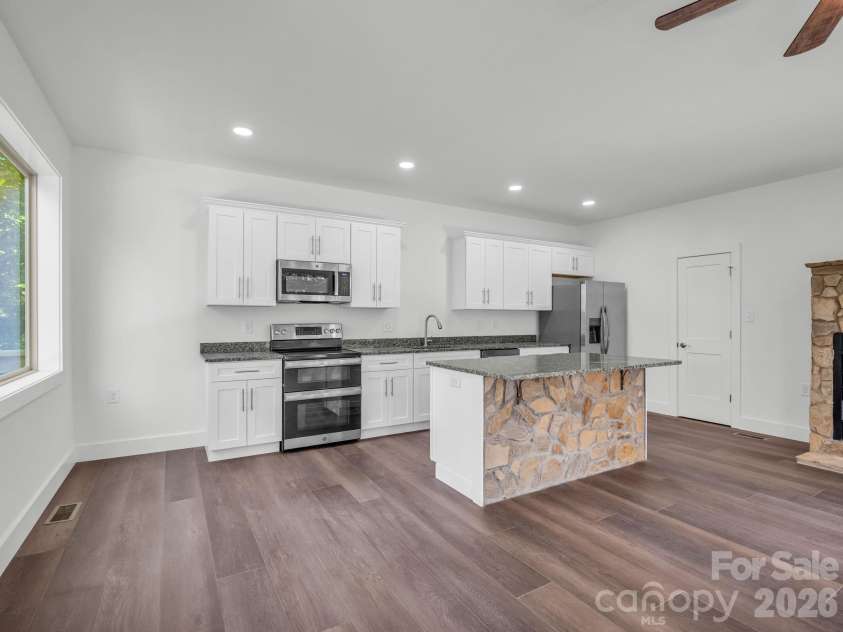 36 Pierpoint Drive, Lake Lure, NC 28746.  MLS# CAR4426662, YatesRealty ID 52091. 