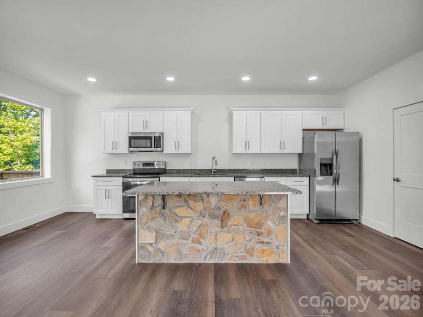 36 Pierpoint Drive, Lake Lure, NC 28746.  MLS# CAR4426662, YatesRealty ID 52091. 