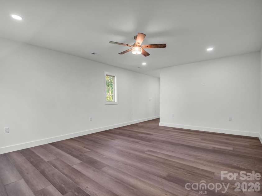 36 Pierpoint Drive, Lake Lure, NC 28746.  MLS# CAR4426662, YatesRealty ID 52091. 