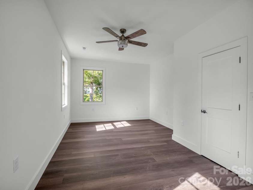 36 Pierpoint Drive, Lake Lure, NC 28746.  MLS# CAR4426662, YatesRealty ID 52091. 