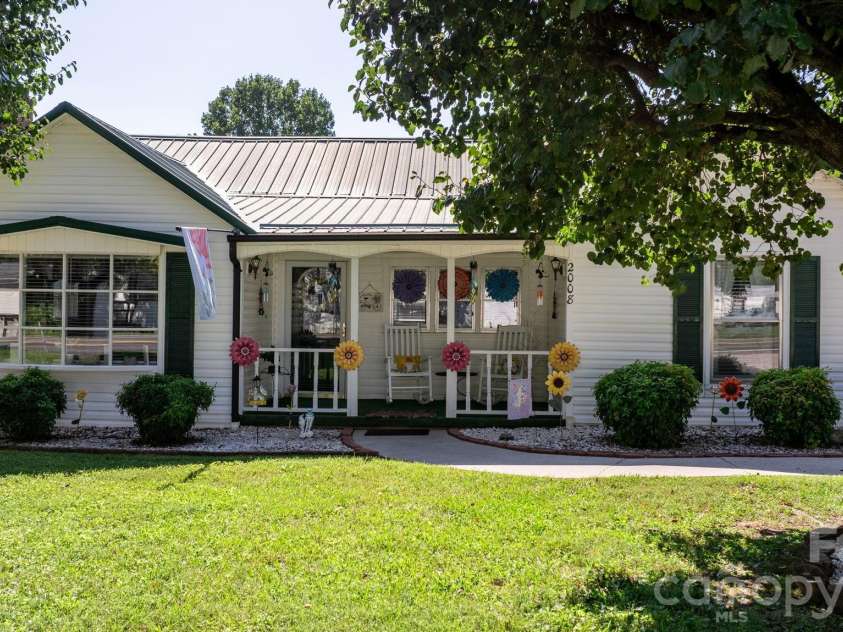 2008 Walt Arney Road, Lenoir, NC 28645.  MLS# CAR4426626, YatesRealty ID 52092. 