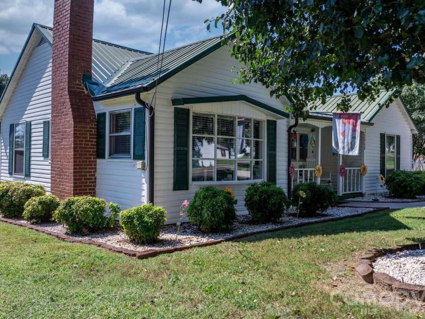 2008 Walt Arney Road, Lenoir, NC 28645.  MLS# CAR4426626, YatesRealty ID 52092. 