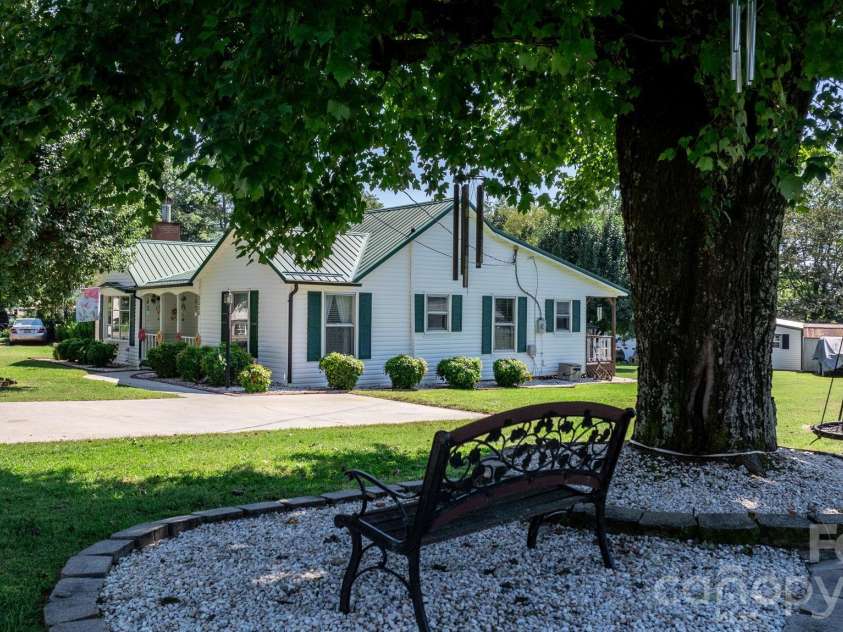 2008 Walt Arney Road, Lenoir, NC 28645.  MLS# CAR4426626, YatesRealty ID 52092. 