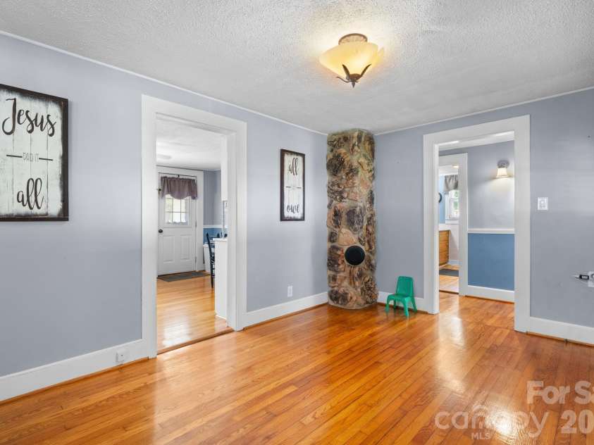 2008 Walt Arney Road, Lenoir, NC 28645.  MLS# CAR4426626, YatesRealty ID 52092. 