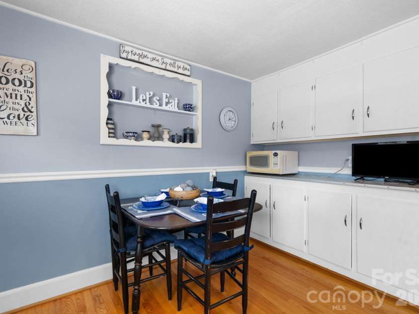 2008 Walt Arney Road, Lenoir, NC 28645.  MLS# CAR4426626, YatesRealty ID 52092. 